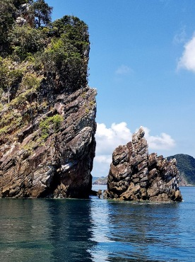 黄石洲旁边的小石柱_19.10.3黄石洲_海富瑜