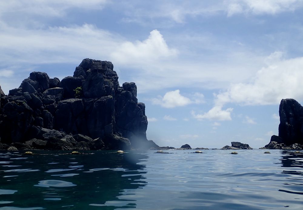 水面景观-岸边礁石_19.10.7双柱石_海富瑜