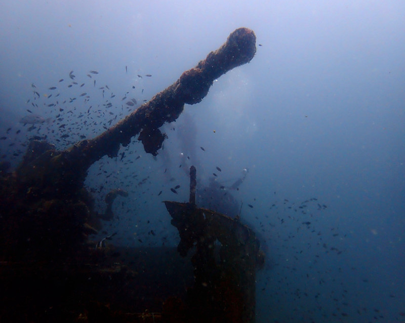 仇东平水摄作品65-沉船-春蓬炮舰_每日一照2021_海富瑜